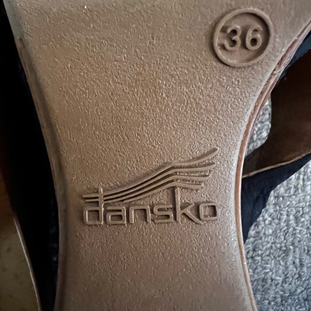 Dansko Tamia Black Nubuck Leather Adjustable Sandal With Cutout Wood Heel Sz 36 - Picture 6 of 6